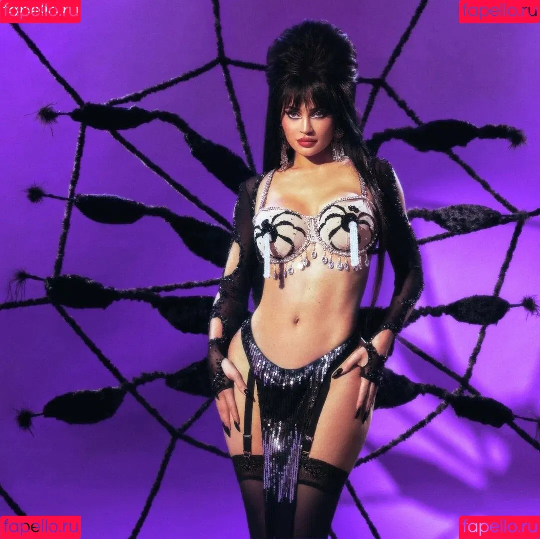 Kylie Jenner Onlyfans Photo Gallery 