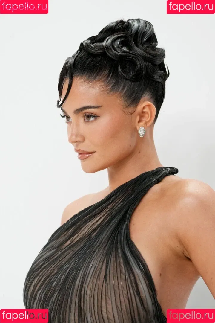 Kylie Jenner Onlyfans Photo Gallery 