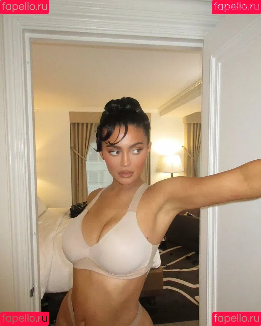 Kylie Jenner Onlyfans Photo Gallery 