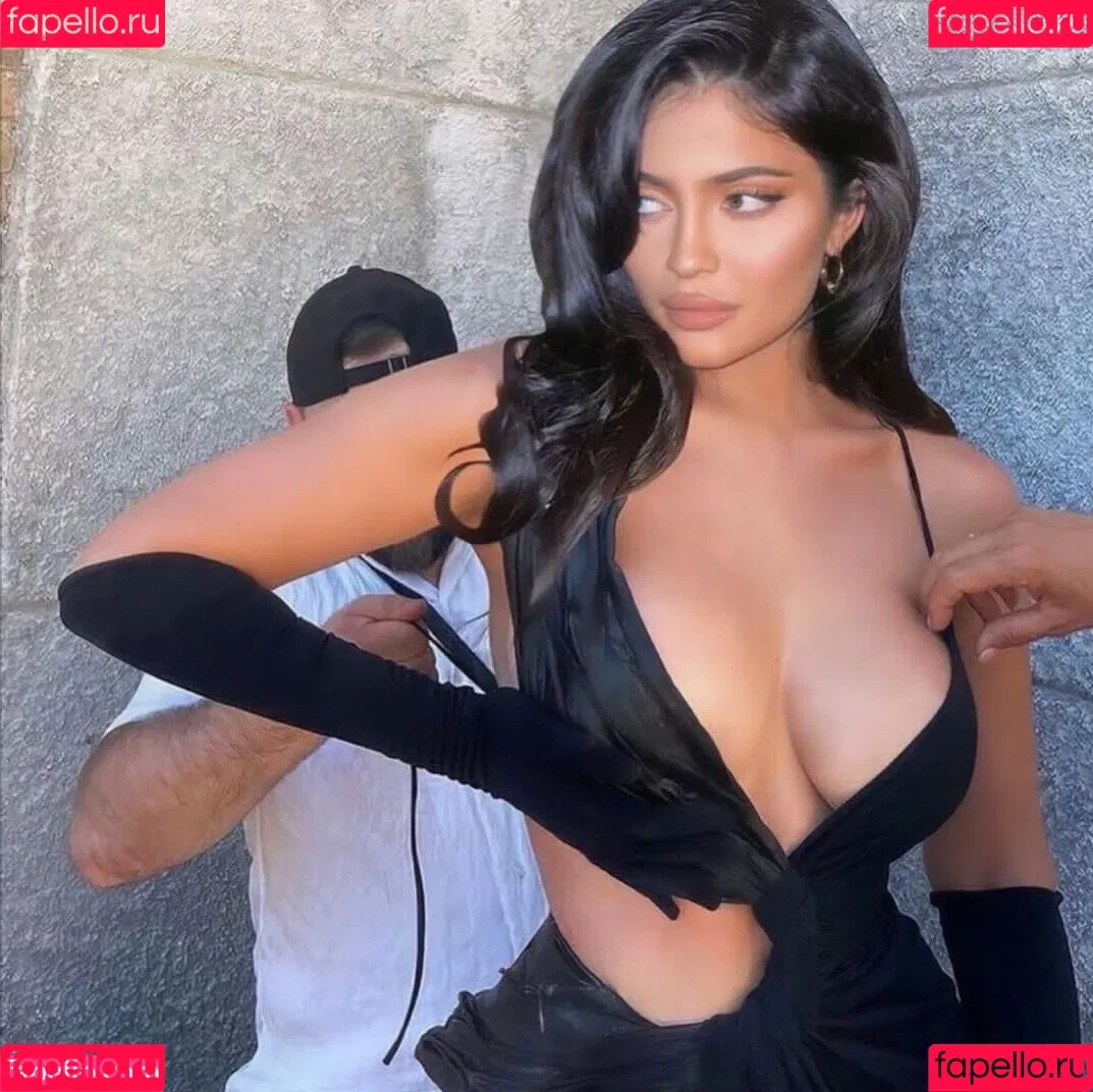 Kylie Jenner Onlyfans Photo Gallery 