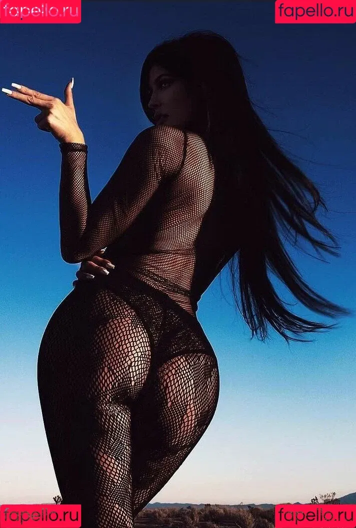 Kylie Jenner Onlyfans Photo Gallery 