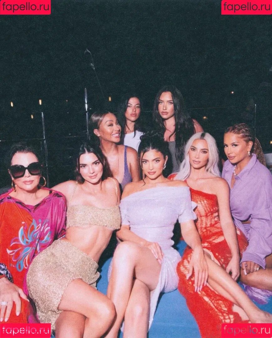 Kylie Jenner Onlyfans Photo Gallery 