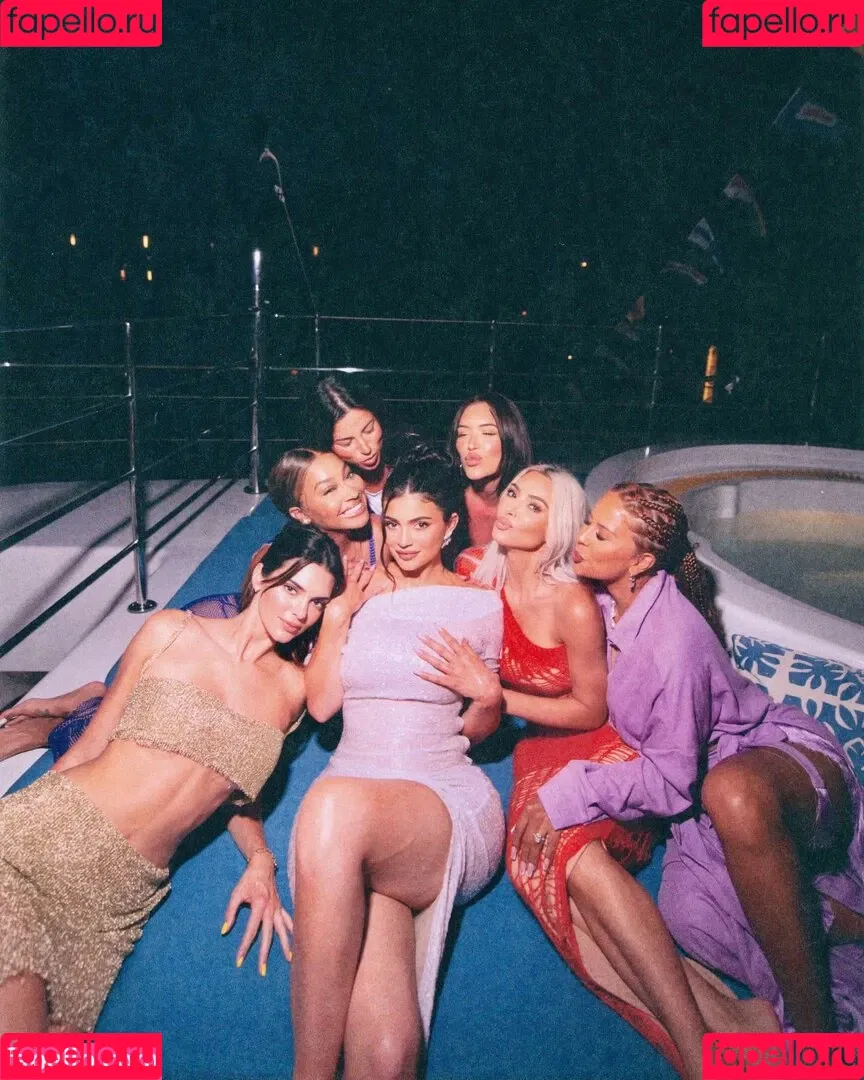 Kylie Jenner Onlyfans Photo Gallery 