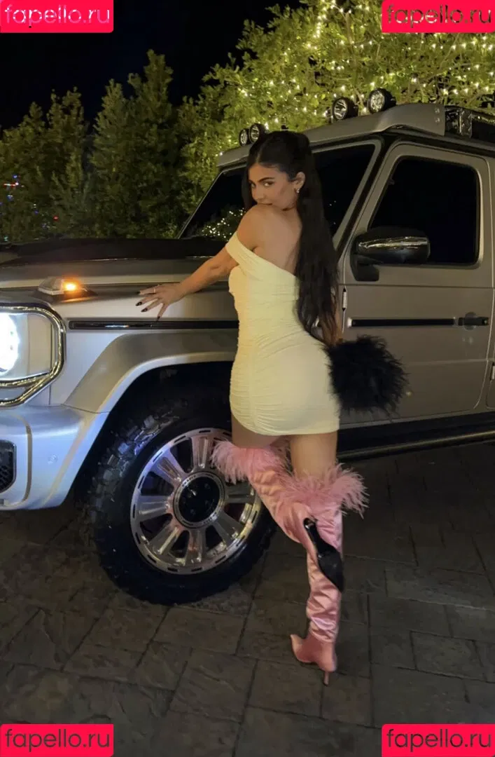 Kylie Jenner Onlyfans Photo Gallery 