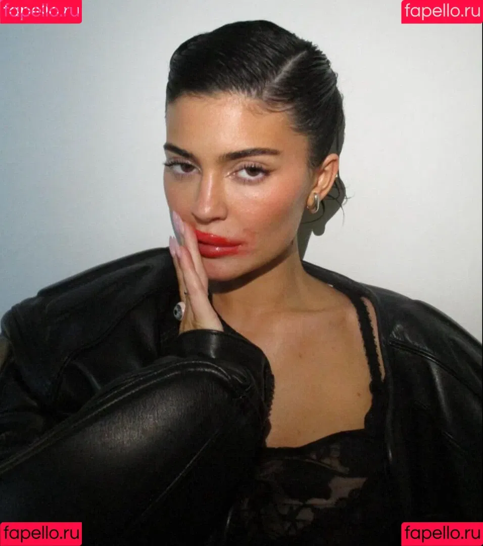 Kylie Jenner Onlyfans Photo Gallery 