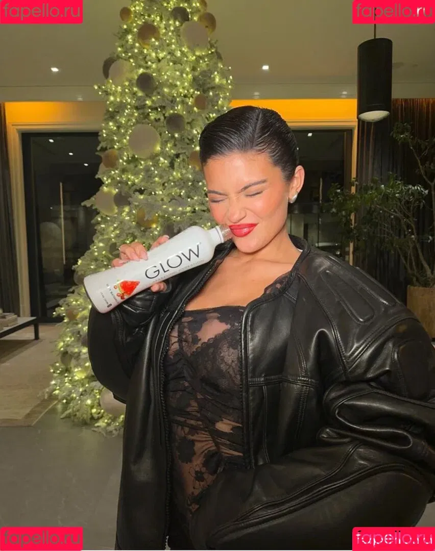 Kylie Jenner Onlyfans Photo Gallery 
