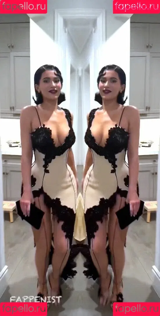 Kylie Jenner Onlyfans Photo Gallery 