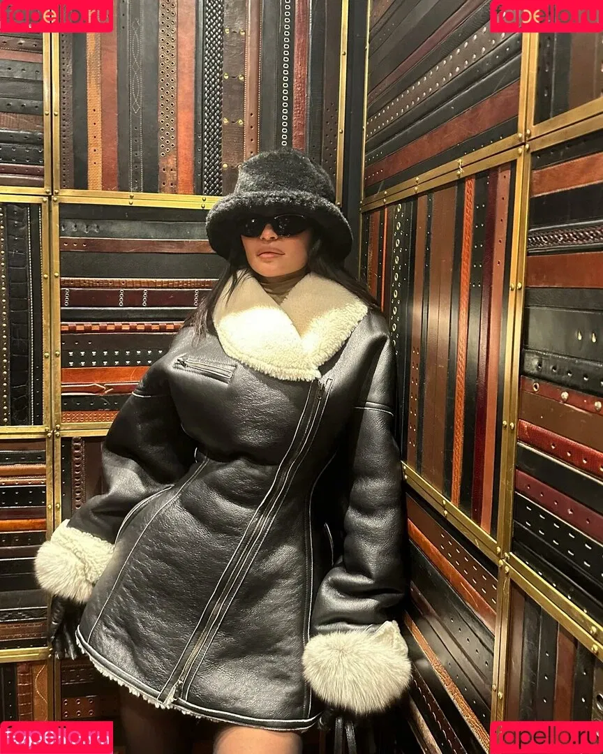 Kylie Jenner Onlyfans Photo Gallery 