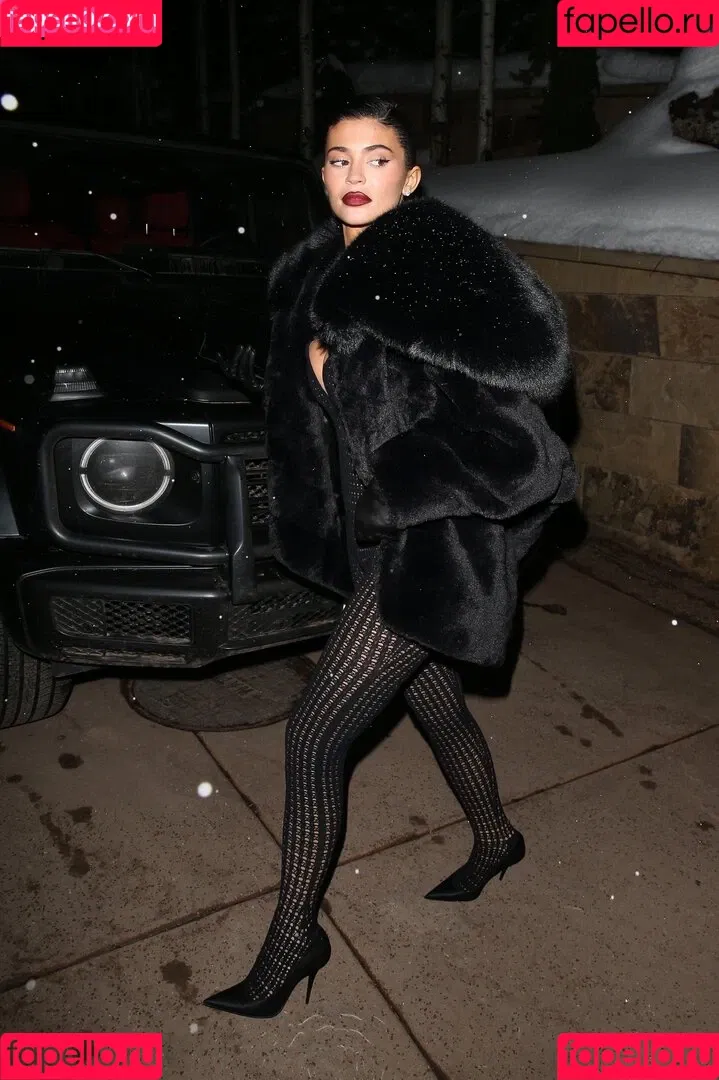 Kylie Jenner Onlyfans Photo Gallery 