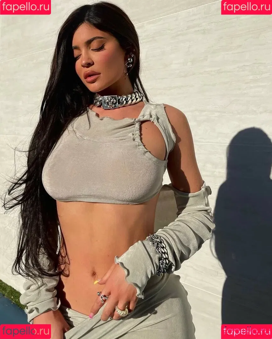 Kylie Jenner Onlyfans Photo Gallery 
