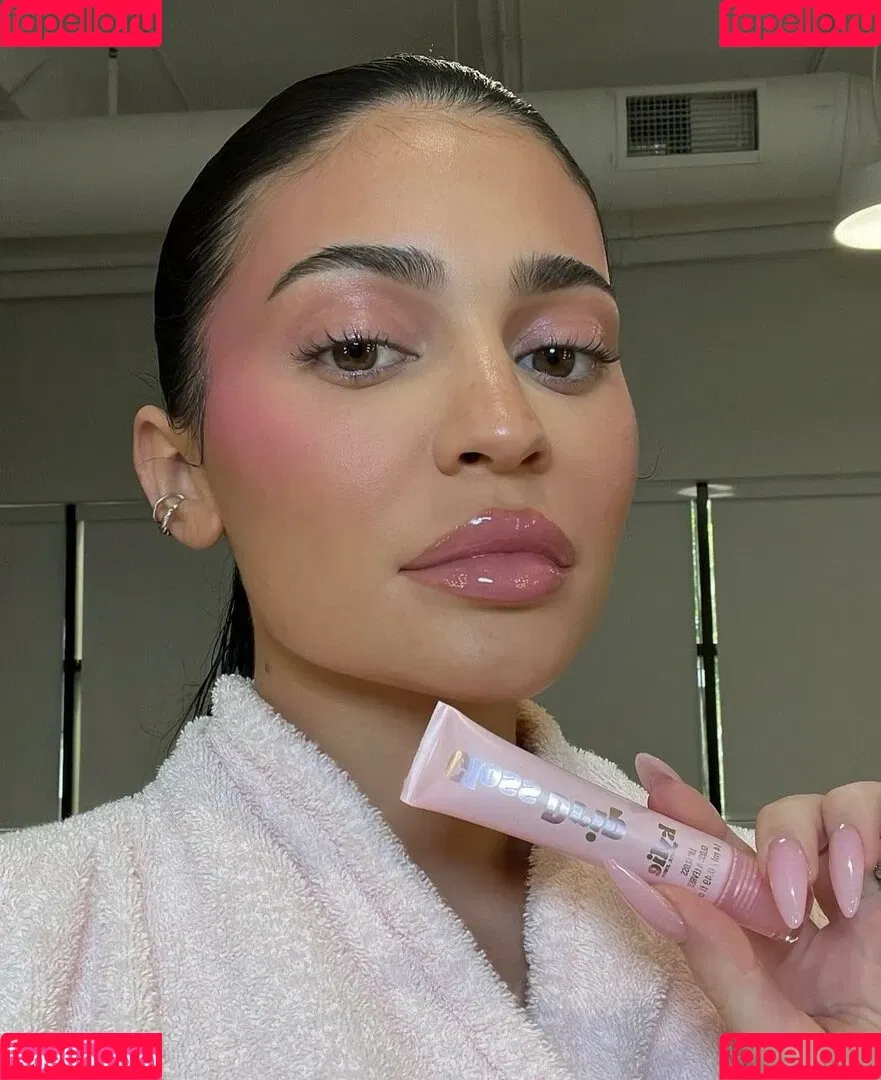 Kylie Jenner Onlyfans Photo Gallery 