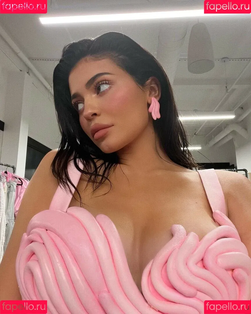 Kylie Jenner Onlyfans Photo Gallery 