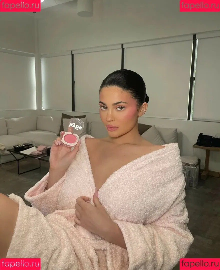 Kylie Jenner Onlyfans Photo Gallery 