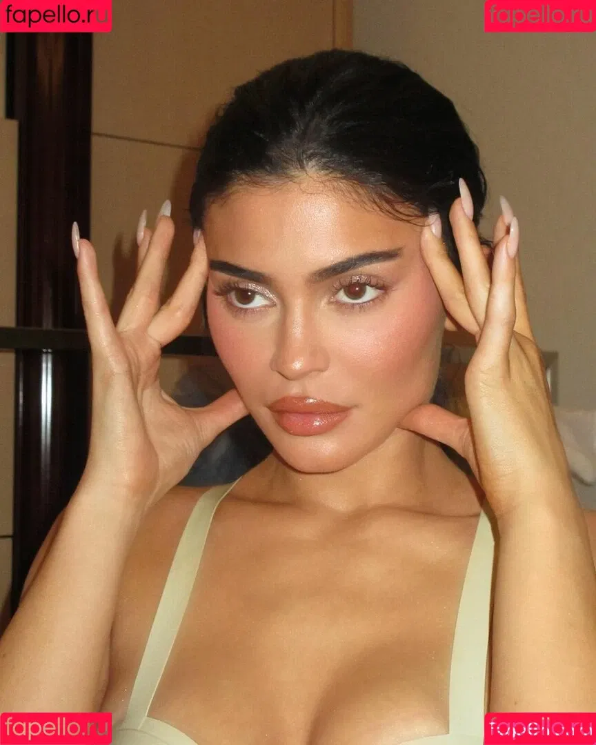 Kylie Jenner Onlyfans Photo Gallery 
