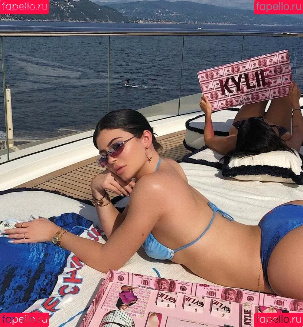 Kylie Jenner Onlyfans Photo Gallery 