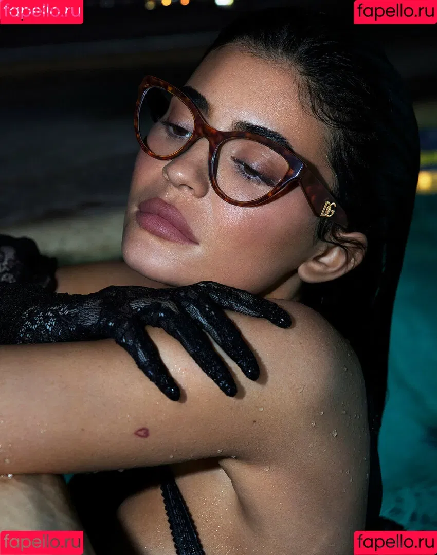 Kylie Jenner Onlyfans Photo Gallery 