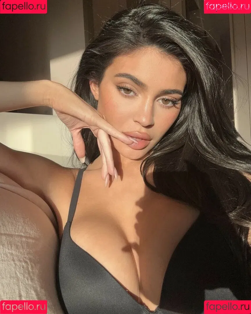 Kylie Jenner Onlyfans Photo Gallery 