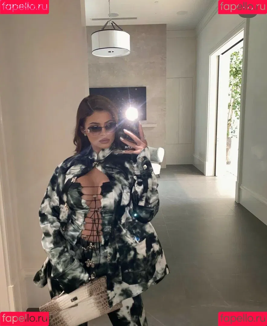 Kylie Jenner Onlyfans Photo Gallery 