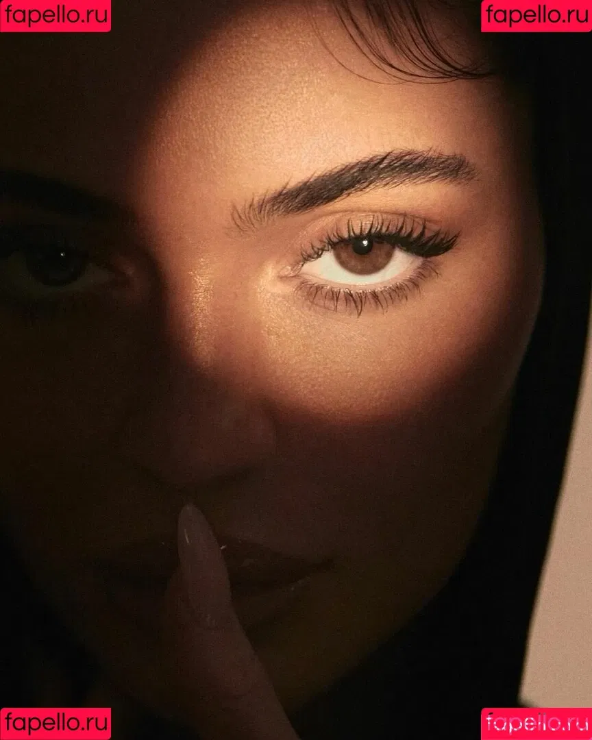 Kylie Jenner Onlyfans Photo Gallery 