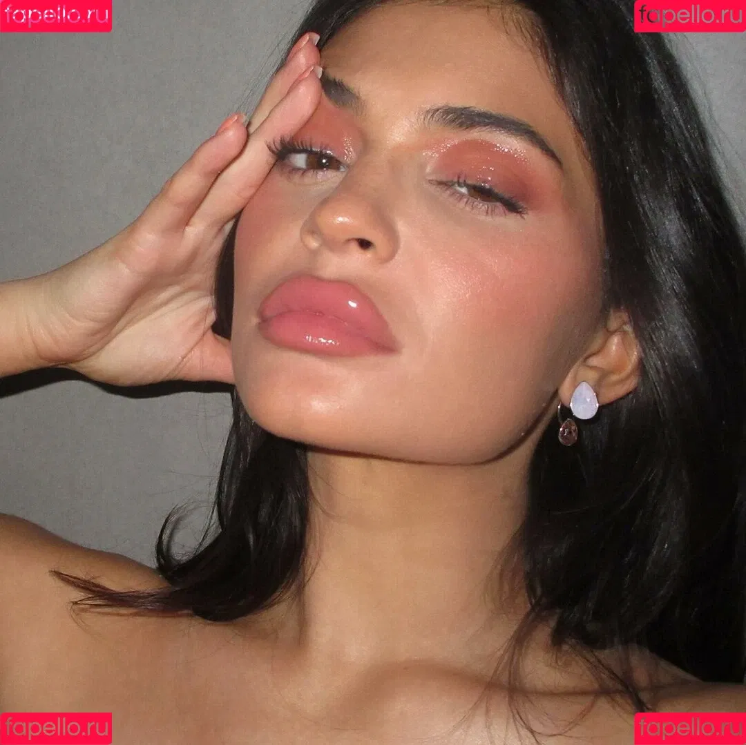Kylie Jenner Onlyfans Photo Gallery 