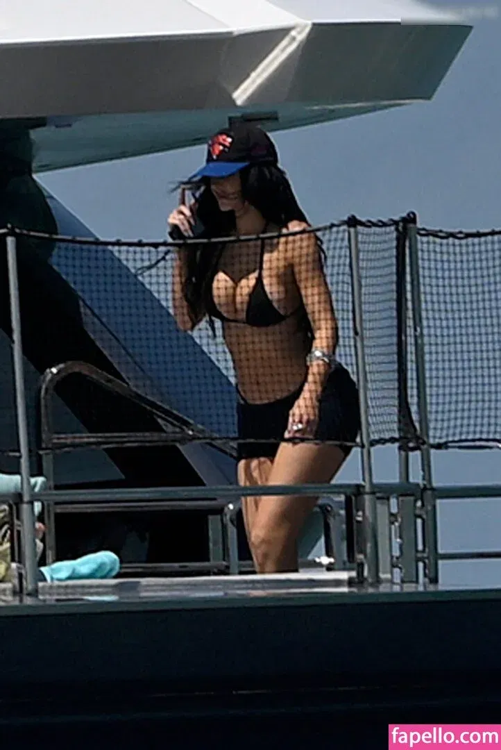 Kylie Jenner Onlyfans Photo Gallery 