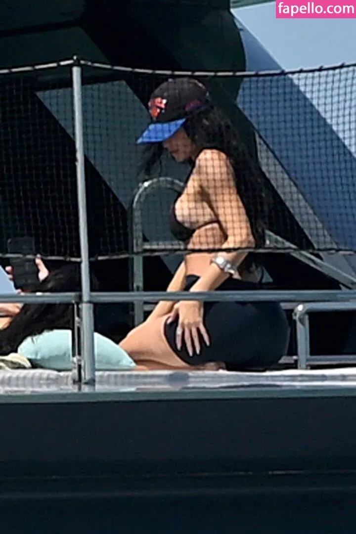 Kylie Jenner Onlyfans Photo Gallery 