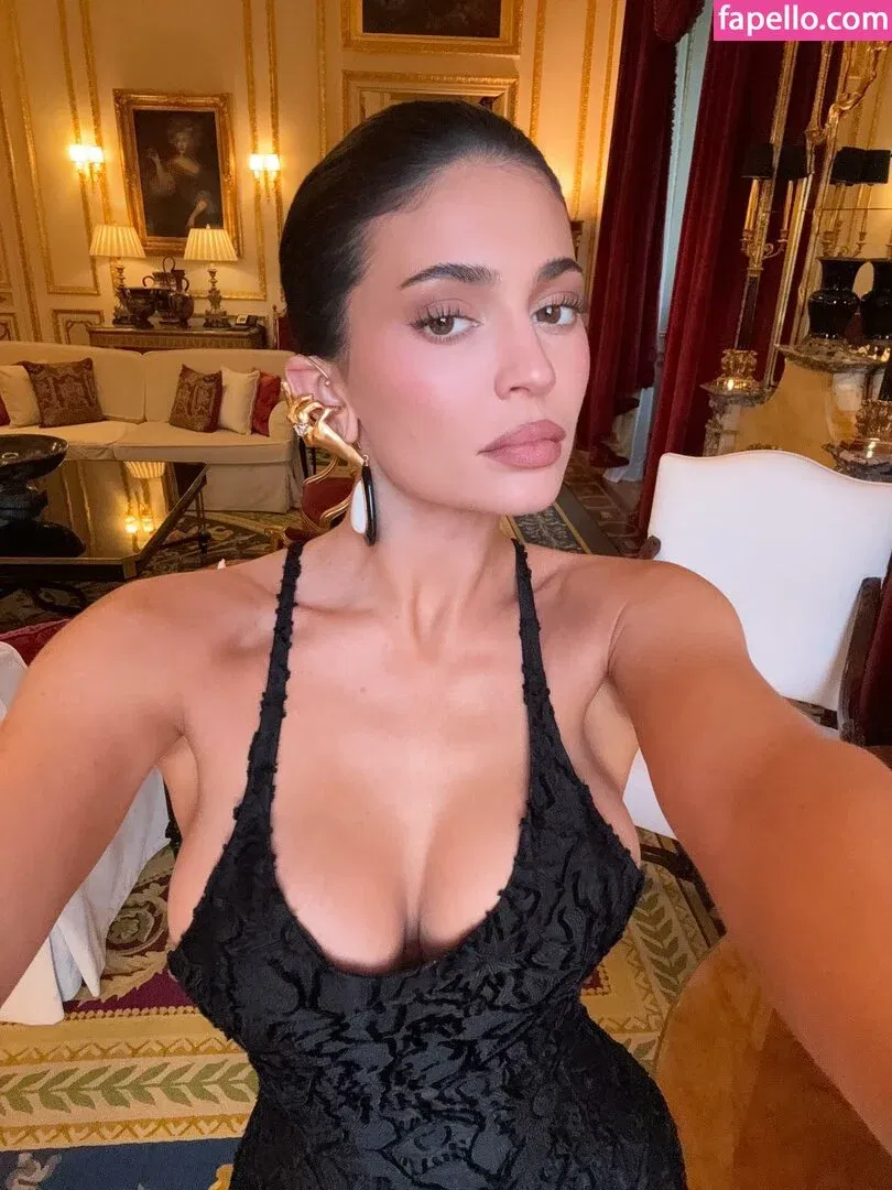 Kylie Jenner Onlyfans Photo Gallery 