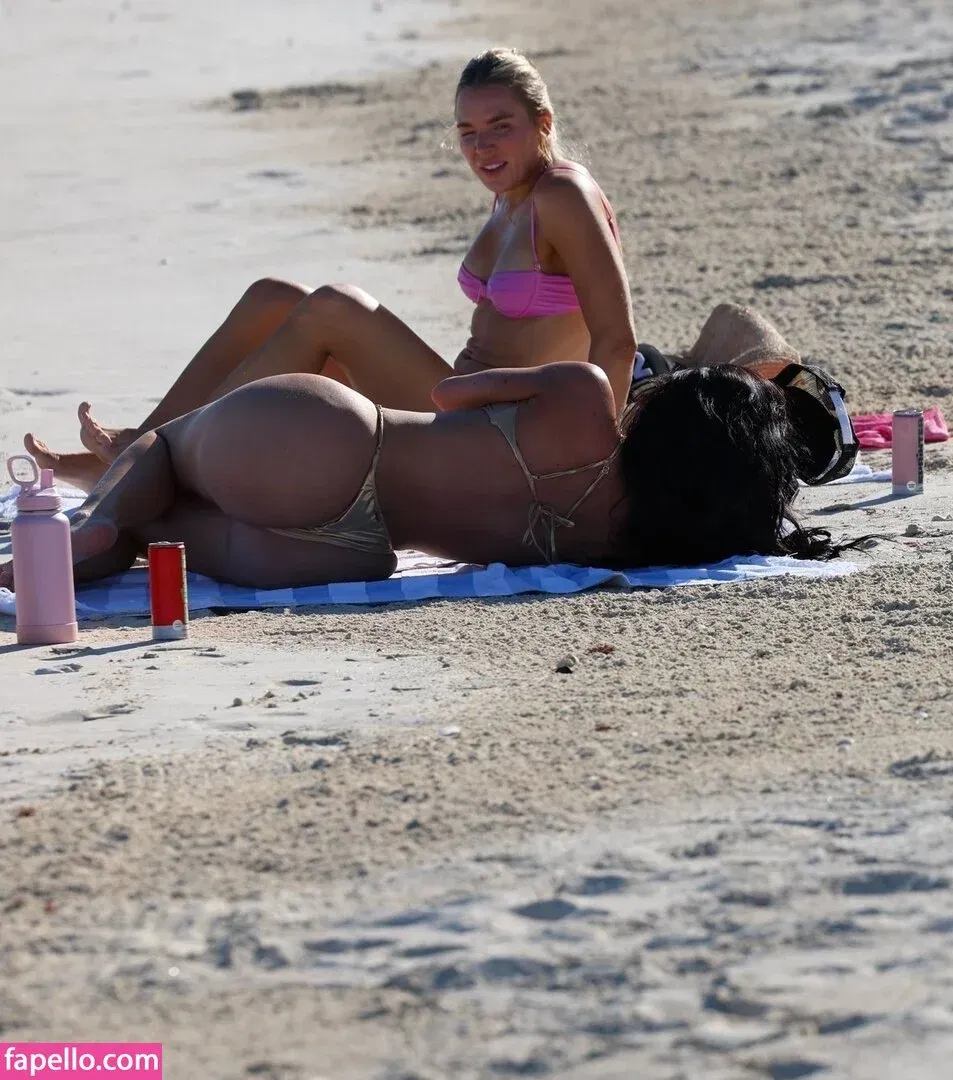 Kylie Jenner Onlyfans Photo Gallery 