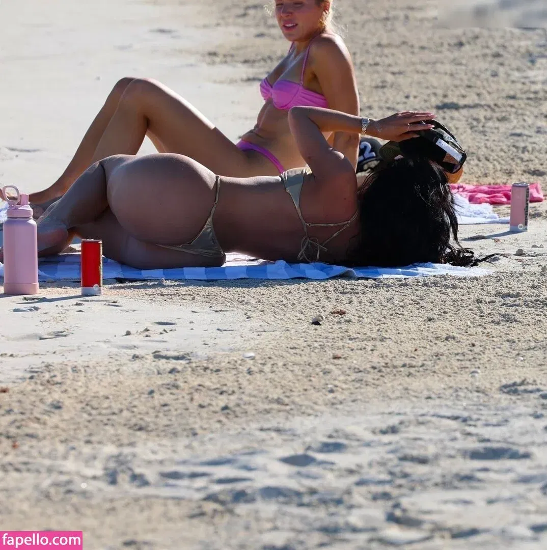 Kylie Jenner Onlyfans Photo Gallery 