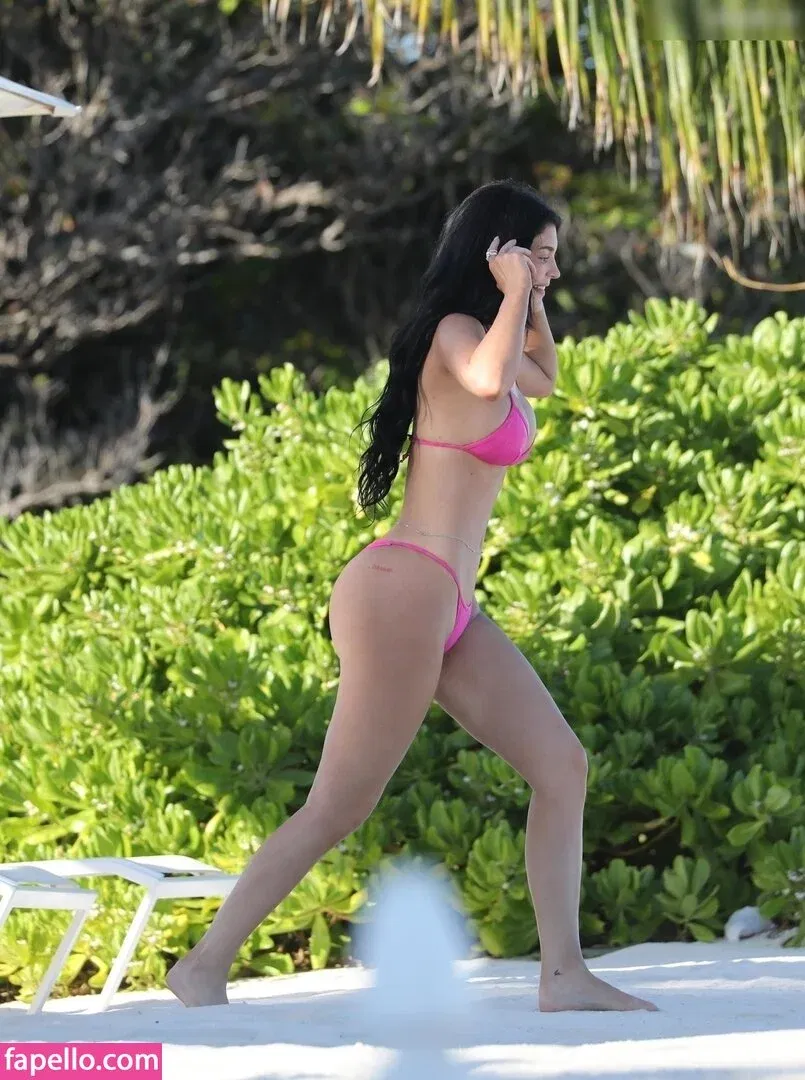 Kylie Jenner Onlyfans Photo Gallery 