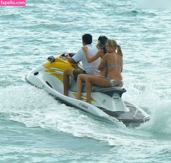 Kylie Jenner Onlyfans Photo Gallery 