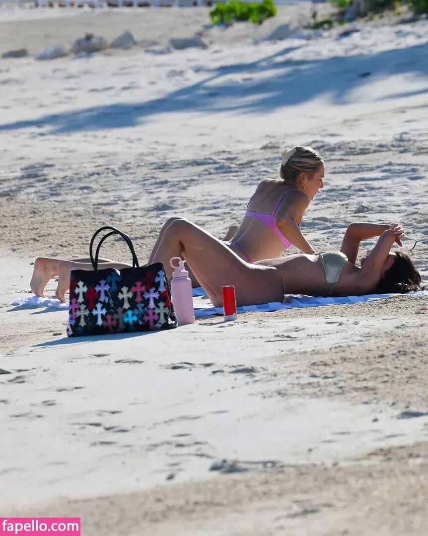 Kylie Jenner Onlyfans Photo Gallery 