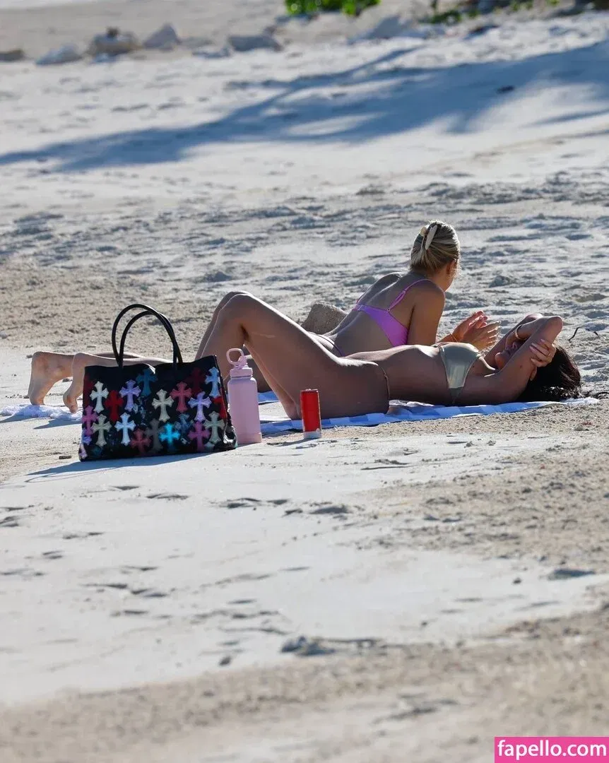 Kylie Jenner Onlyfans Photo Gallery 