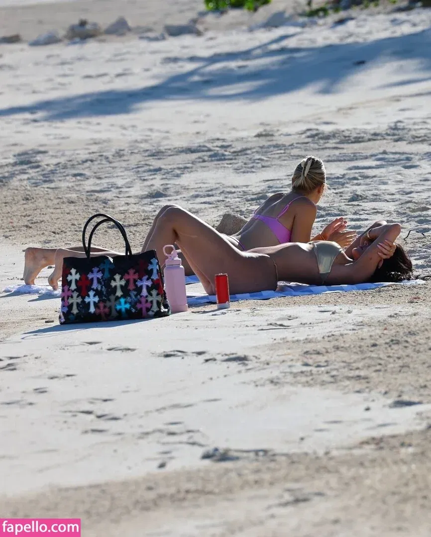 Kylie Jenner Onlyfans Photo Gallery 