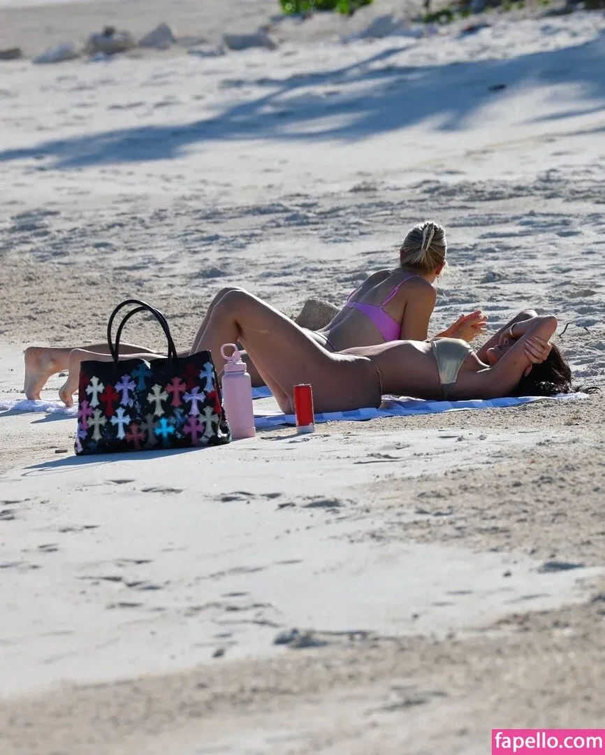 Kylie Jenner Onlyfans Photo Gallery 