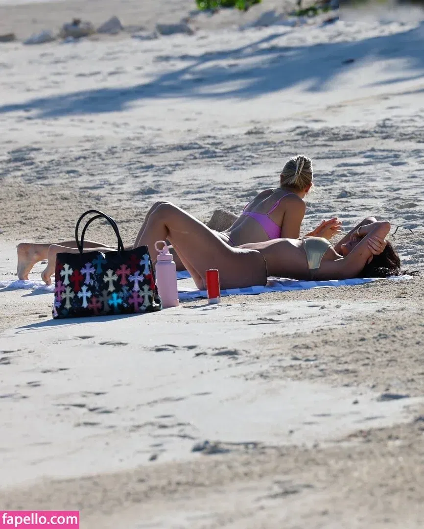 Kylie Jenner Onlyfans Photo Gallery 