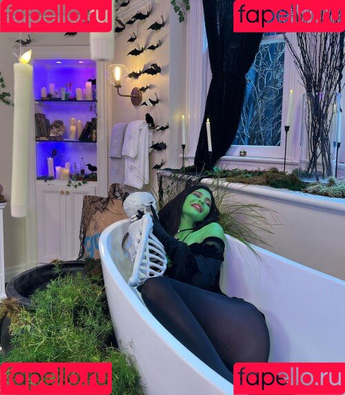 Kylie Jenner Onlyfans Photo Gallery 