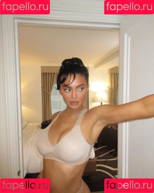 Kylie Jenner Onlyfans Photo Gallery 