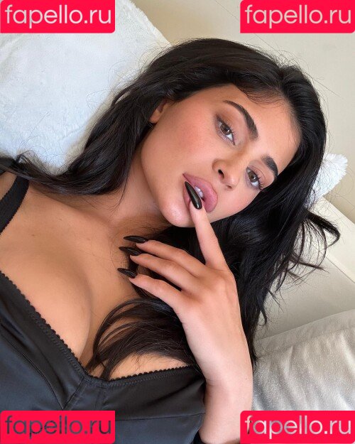 Kylie Jenner Onlyfans Photo Gallery 