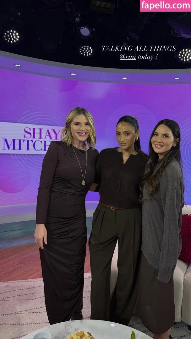 Olivia Munn Onlyfans Photo Gallery 