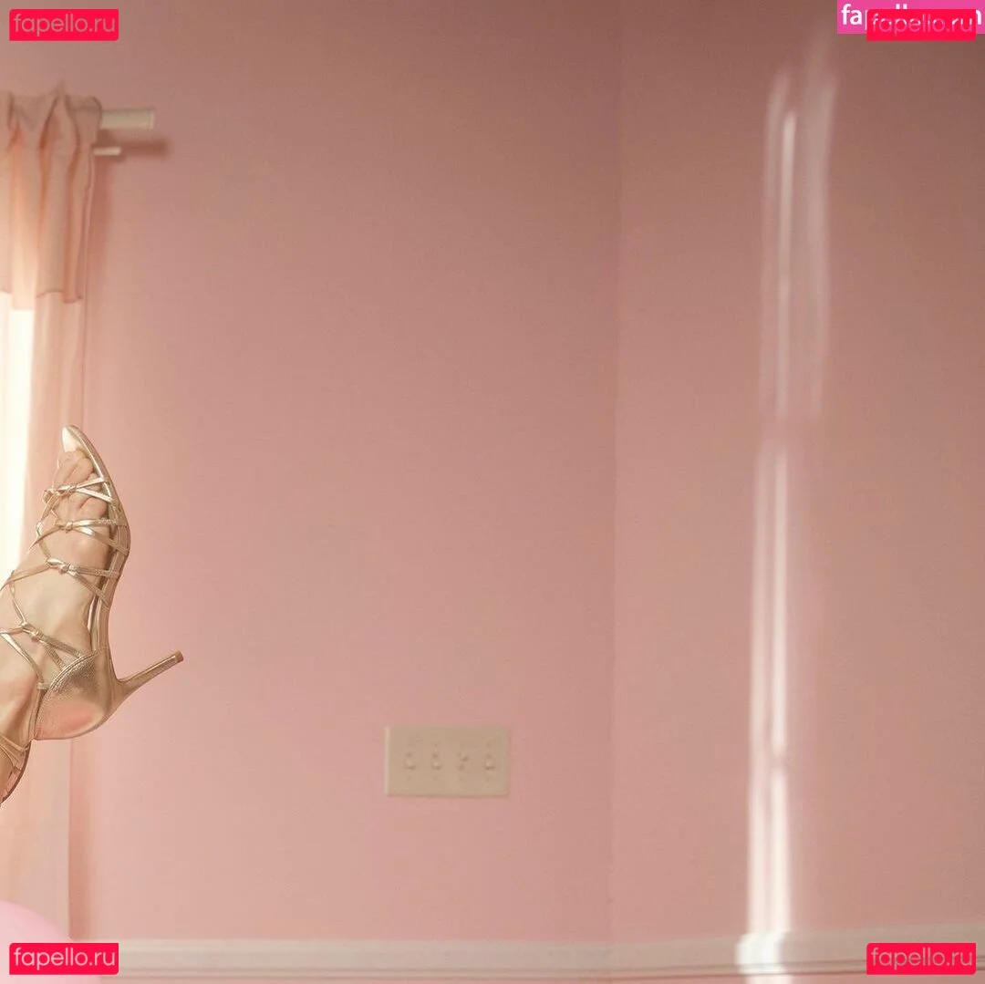 Spencer Grammer Onlyfans Photo Gallery 