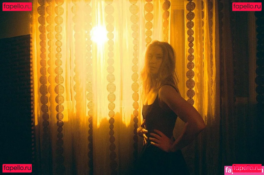 Spencer Grammer Onlyfans Photo Gallery 