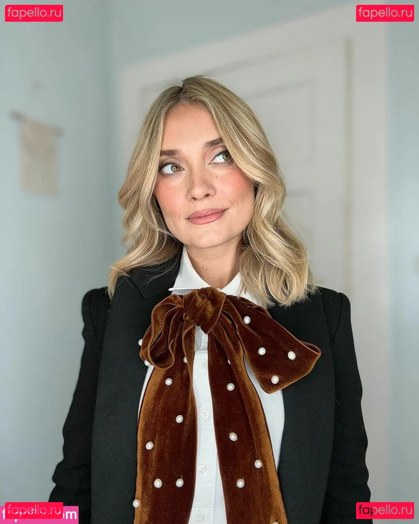 Spencer Grammer Onlyfans Photo Gallery 