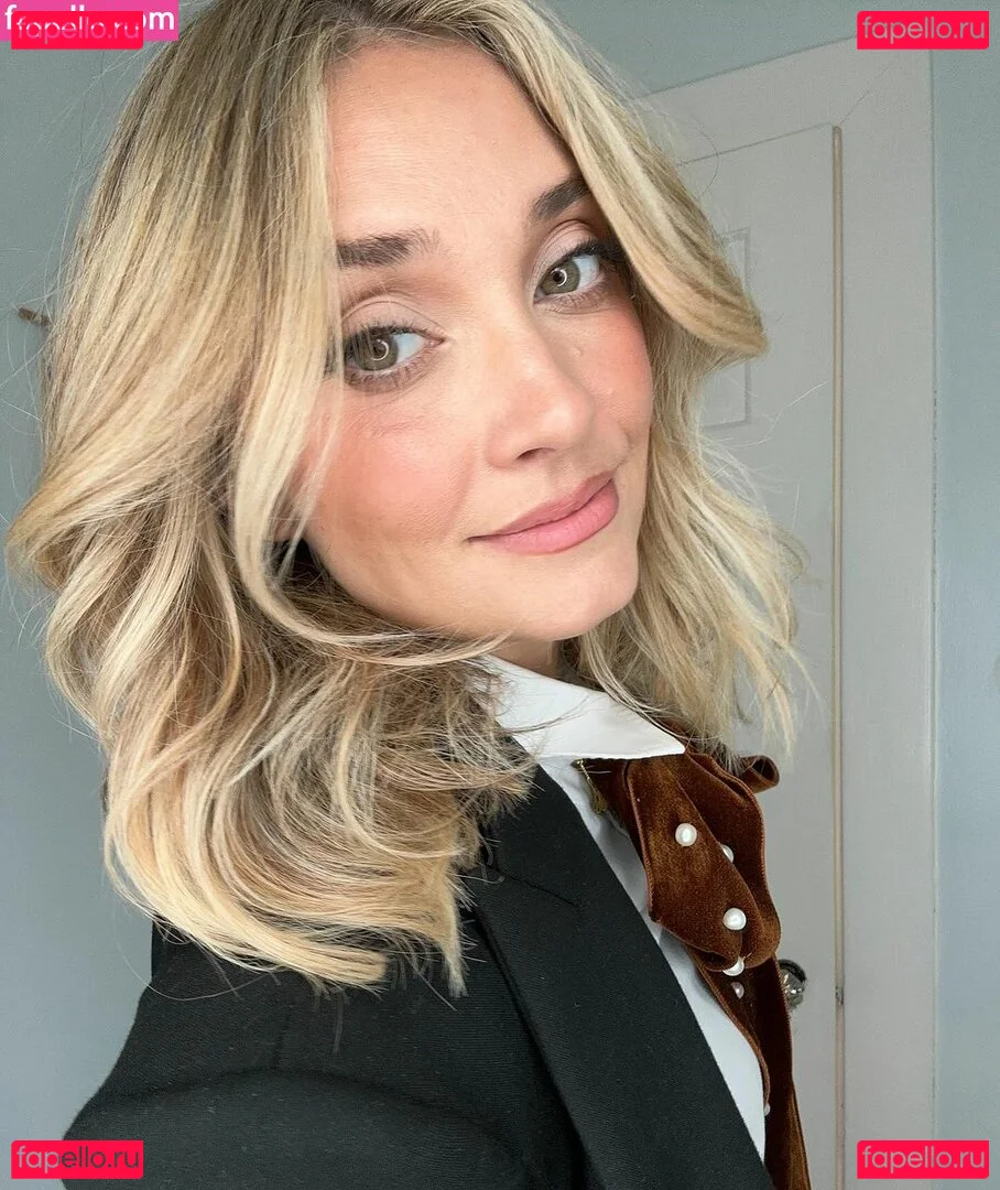 Spencer Grammer Onlyfans Photo Gallery 