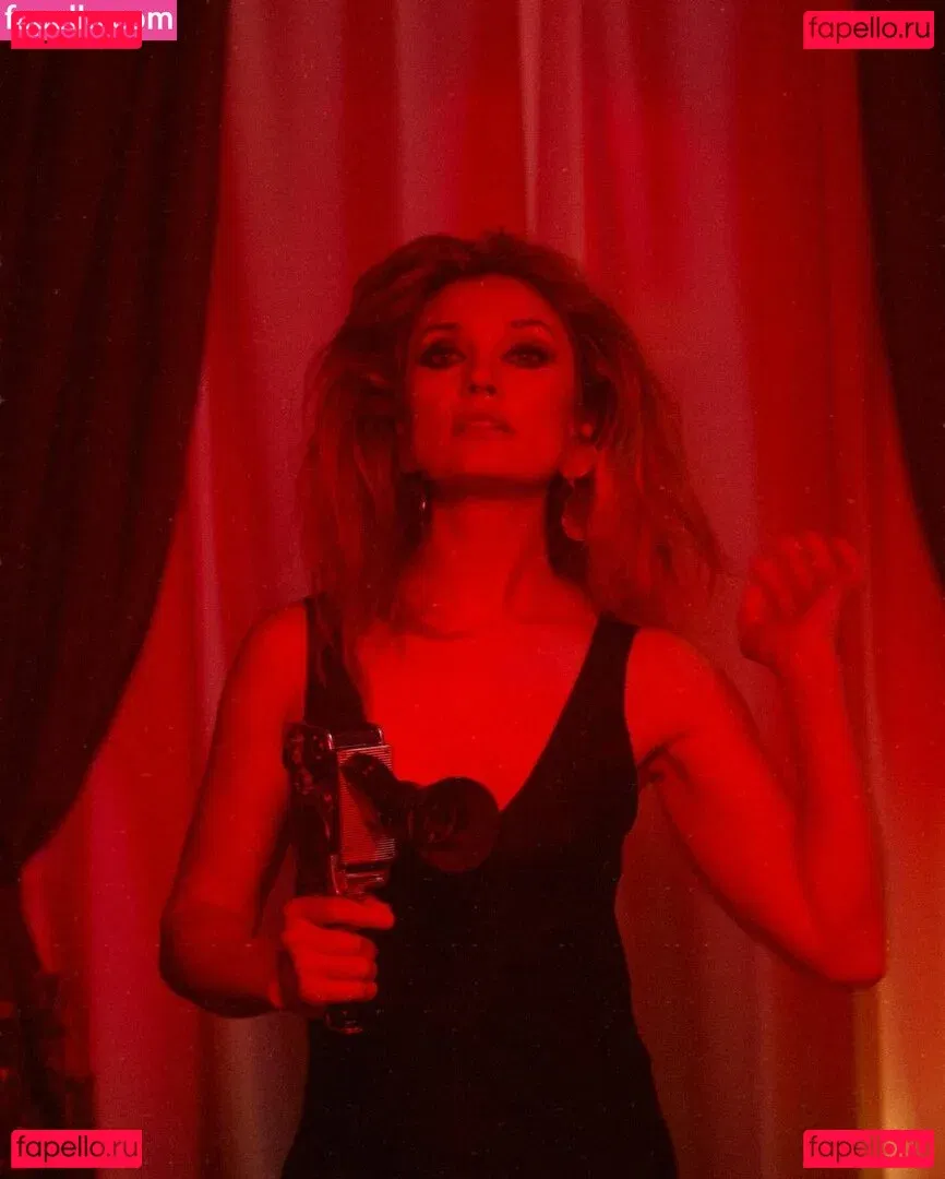 Spencer Grammer Onlyfans Photo Gallery 