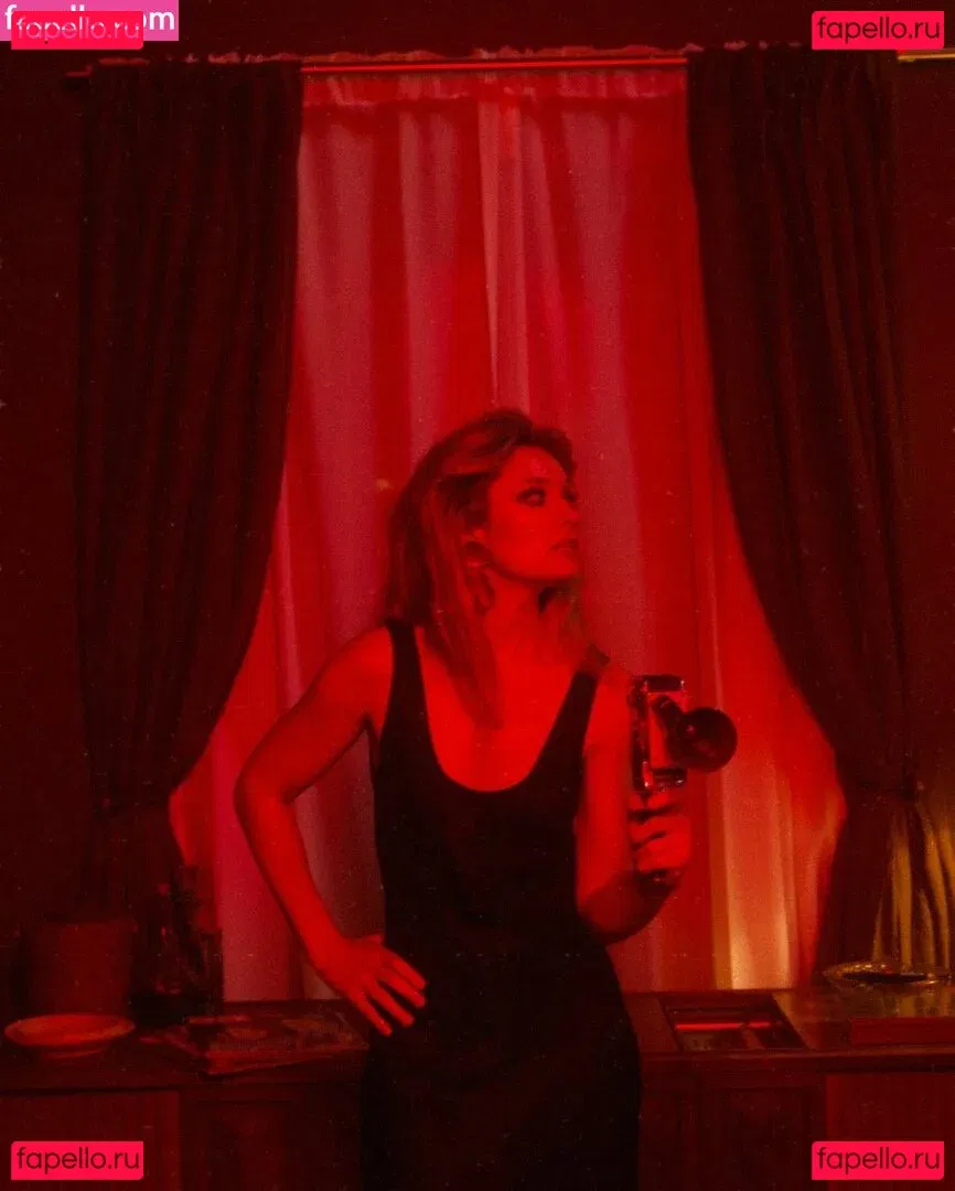 Spencer Grammer Onlyfans Photo Gallery 