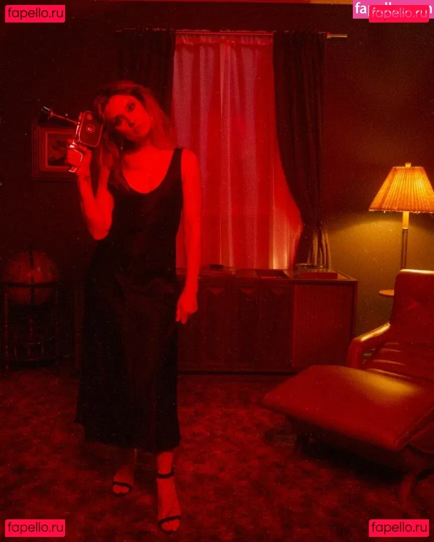 Spencer Grammer Onlyfans Photo Gallery 