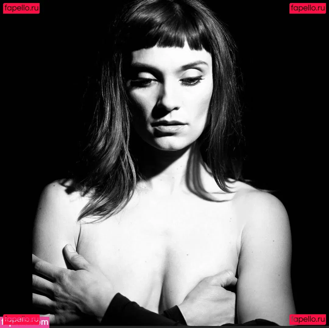 Spencer Grammer Onlyfans Photo Gallery 