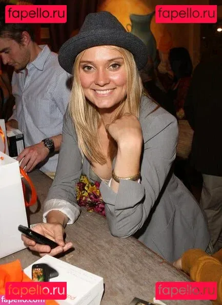 Spencer Grammer Onlyfans Photo Gallery 