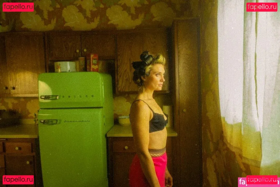 Spencer Grammer Onlyfans Photo Gallery 